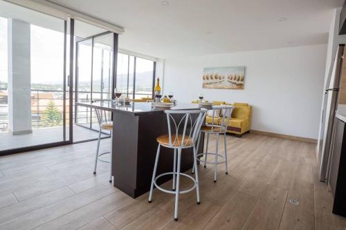 Alba Spacious Apartment in Cumbaya