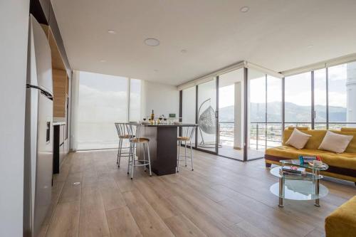 Alba Spacious Apartment in Cumbaya