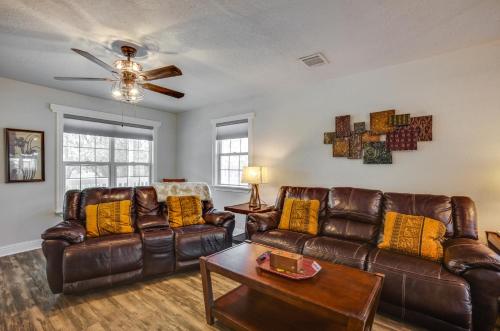 Conroe Home with Enclosed Deck Pets Welcome! in Conroe, USA