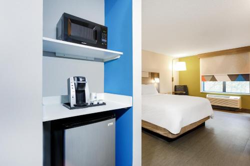 Photo - Holiday Inn Express Hotel & Suites Jacksonville - Mayport / Beach, an IHG Hotel