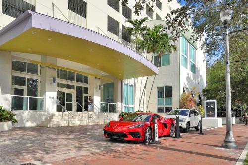 Spectacular Bay View 1 Bed 2 Baths In Grove in Miami, USA