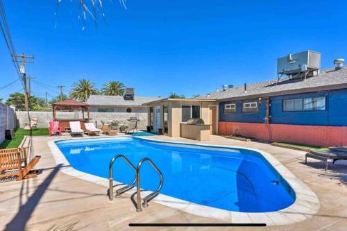 Luxury Home /Pool/Spa/Games/ 3 mi Vegas Strip, Las Vegas