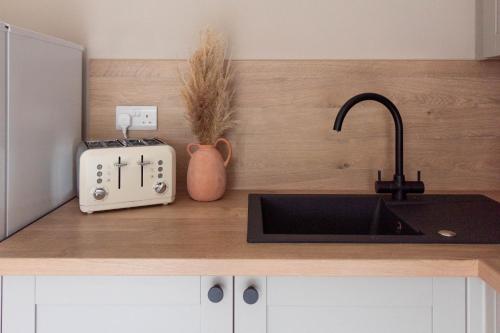 Kitchen, Grove House in Queensferry