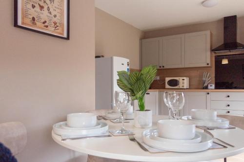 Grove House  - image 11