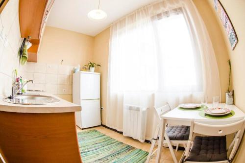 19 Cozy Central Apartment with Balcony, Sofia (Foto 8)