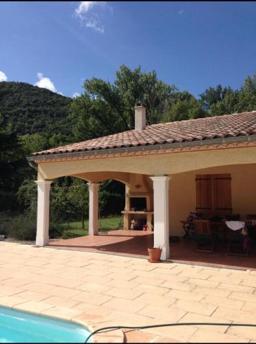 Quillan Villa with Pool