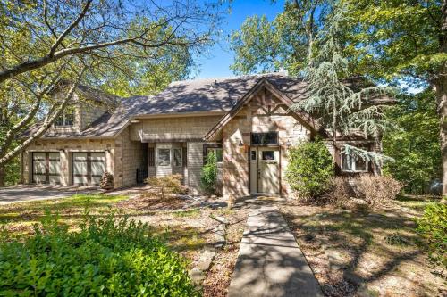 Lakewood Retreat-On Beaver Lake-Outdoor Living in Lowell, Vereinigte Staaten von Amerika