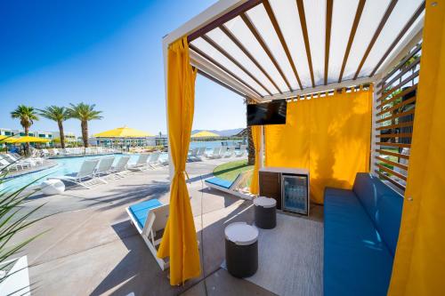 The Nautical Beachfront Resort - image 4