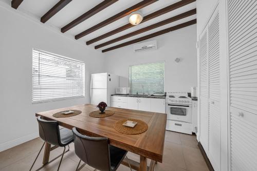 Casa Havana - Renovated One Bedroom in Miami in Miami, USA