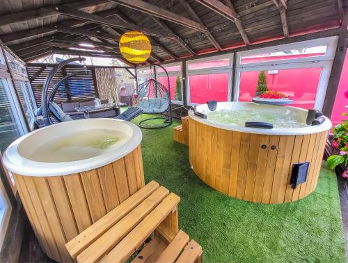 Holiday Home Vegas - HOUSE AND GARTEN FOR EXCLUSIVE USE