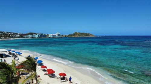 Suite with private beach
