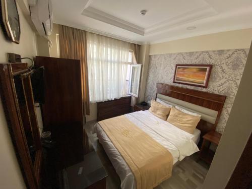 Elit Palace Hotel - image 10