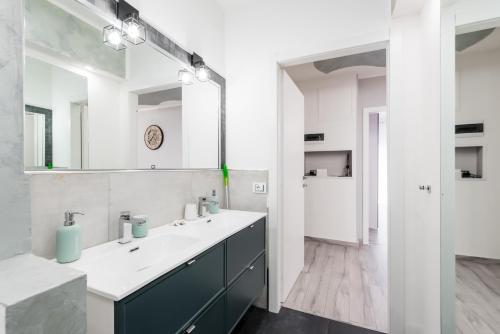 Moderno Bilocale a 5 minuti dal centro storico, Turín (fotografie 9)