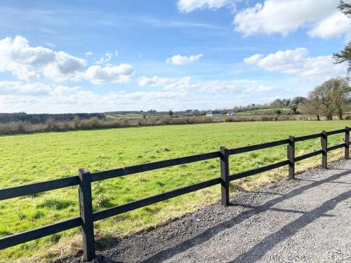 Alrededores, Pine View In The Heart Of The West in Ballaghadereen