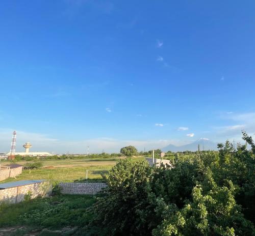Ruz & Arian Zvartnots Airport near Zvartnotszi nemzetközi repülőtér