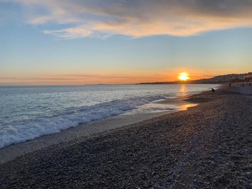 Appartement à 1 min de la plage, Nice (photo 2)