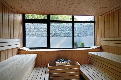 Gőzkabin, ToTuToTam near Arkadia Bevásárlóközpont