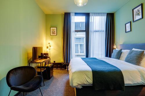 Shenzhou Room Type - Deluxe Double Room