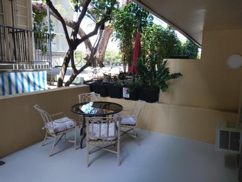 Apartment with Sea View room in Diamond Head Beach Hotel