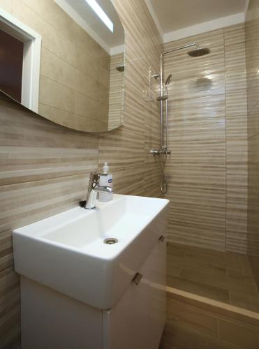 Three-Bedroom Apartment image 5