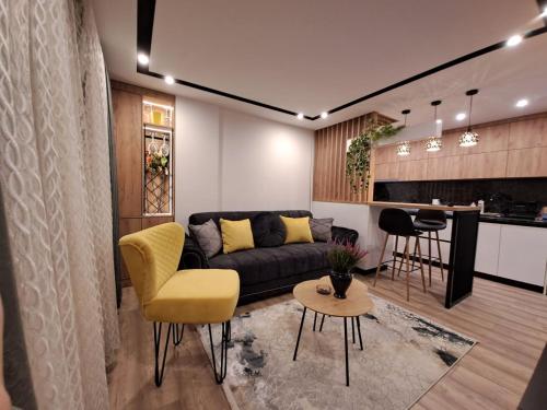 One-Bedroom Apartment image 9
