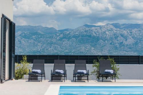 Designer Villa Neva With Magic Velebit View - Accommodation - Ražanac