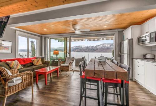 Lakeside Serenity Retreat #10