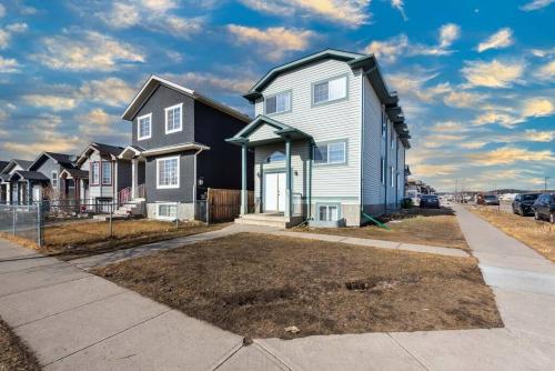 Modern, Comfort Home in NE