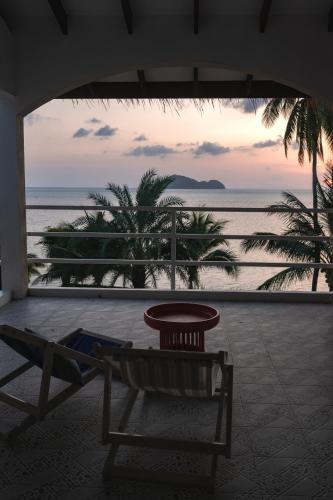 Baan Jai Dee Beach Front Hotel thumbnail 3