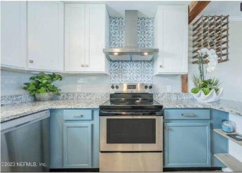 Freshly Renovated Oceanfront Gem Near St Augustine in Ponte Vedra Beach, USA
