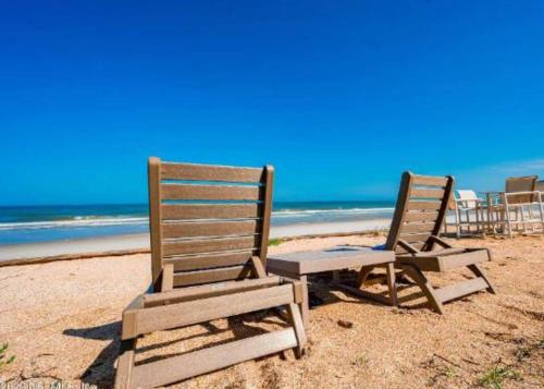 Freshly Renovated Oceanfront Gem Near St Augustine in Ponte Vedra Beach, USA