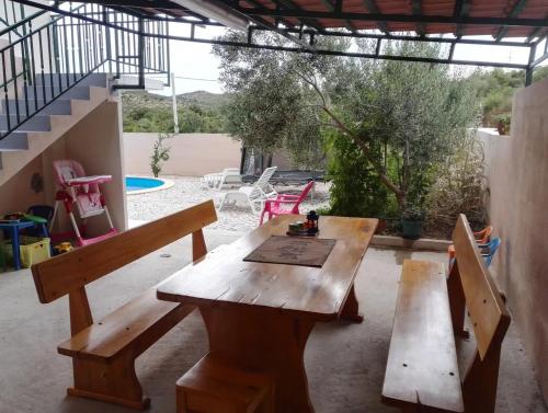 Apartment with Terrace and Sea View image 9