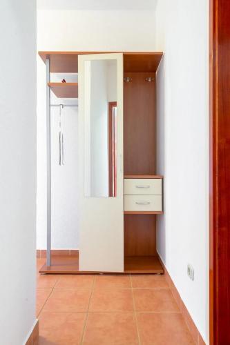 Apartment with Terrace and Sea View image 1