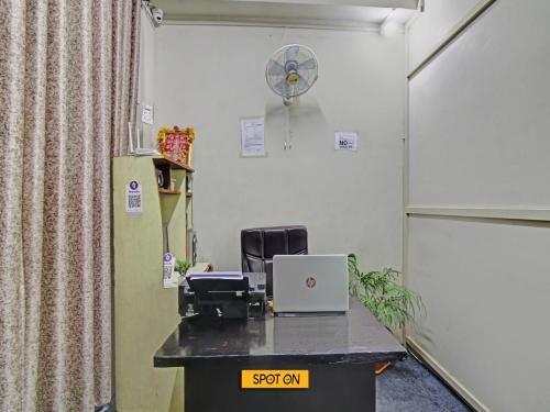 OYO Hotel G.K Lodging and Guest House