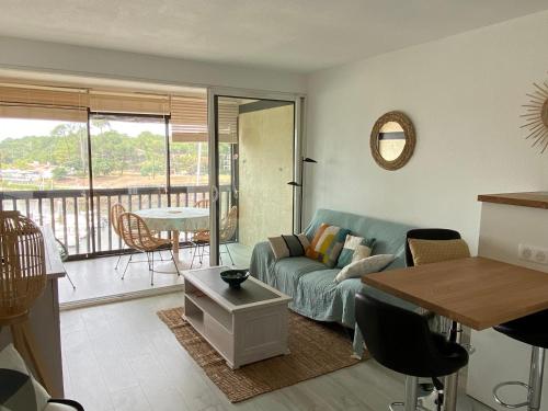 Apartment image 8