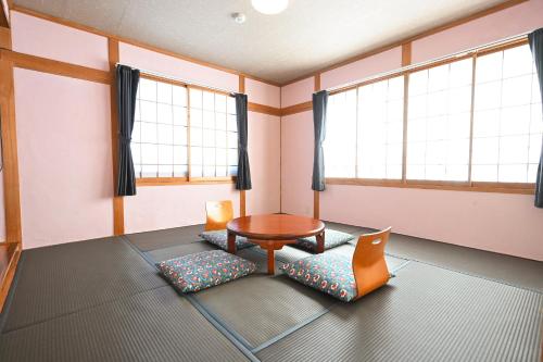 Japanese Style Room with Shared Bathroom 4 adult