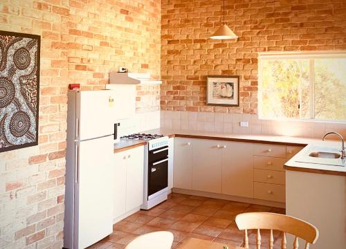 2 bedrooms, 4 beds