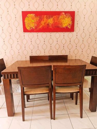 Budget Private Small room at Suria Kipark Damansara Apartment - Homestay with foldable mattress for 2 pax, Kitchen and Laundry, Kuala Lumpur (fotografie 10)