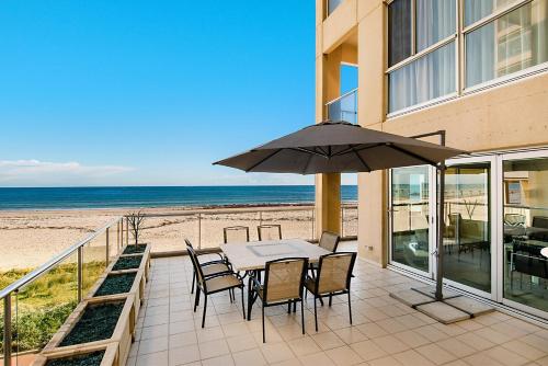 Glenelg Beachfront Luxury Apartment