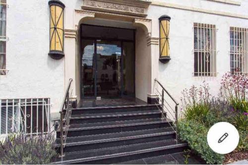 Stylish Apartment in Koreatown! Central Location!! in Los Angeles, USA