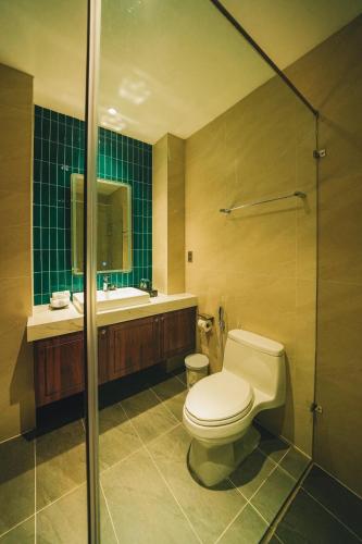 room detail thumbnail 2