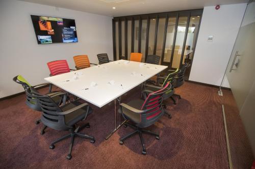 Ramada Milton Keynes - image 8