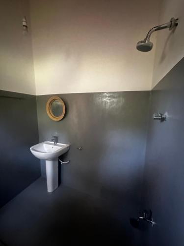 Double Room with Sea View image 2