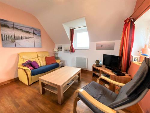 Appartement VUE MER au centre de TREGASTEL, à 600m de la plage - Réf 708