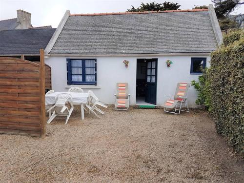 Petite maison de plain-pied à 150m de la mer à TREGASTEL - Réf 78 - Location, gîte - Trégastel