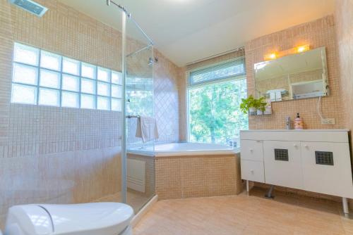 Europe Villa - image 5