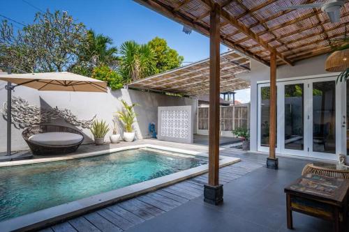 Spacious Two Bedroom Modern Tropical Home