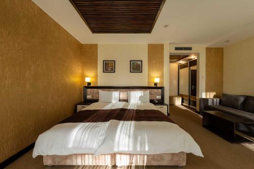 3 twin beds