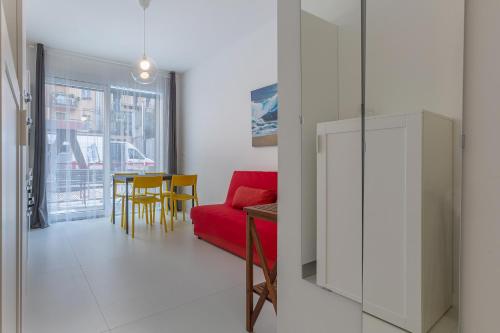 GuestHost - Academy of Fine Arts - Modern Apt with balcony!, Bolonia