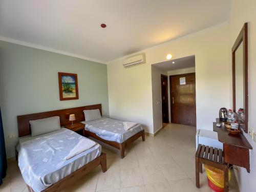 Club Red Dahab Motel Room Type - Double or Twin Room with Pool View